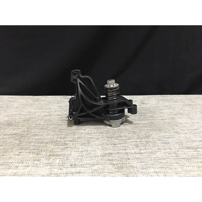 Engsel breket dudukan spion Daihatsu Xenia VVTI sebelah kiri