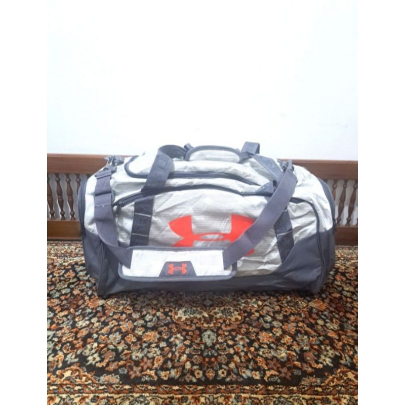 Tas duffle bag under armour