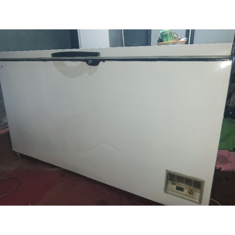 FREEZER BOX GEA 500L SECOND BEKAS