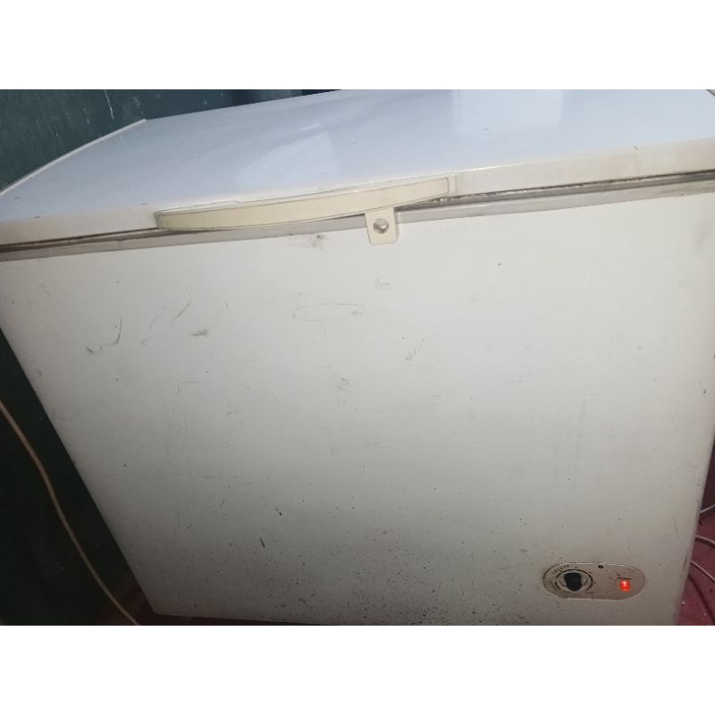 FREEZER BOX 200 L LITER SHARP SECOND BEKAS