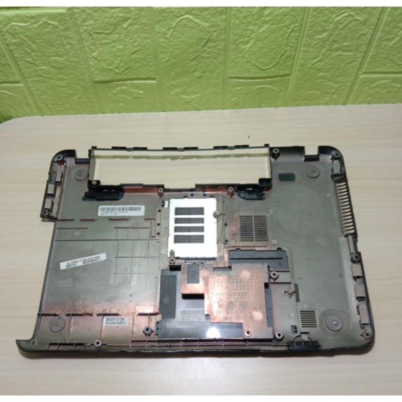 Kesing case Casing Bottom Bawah Laptop Toshiba C800 C840 L840