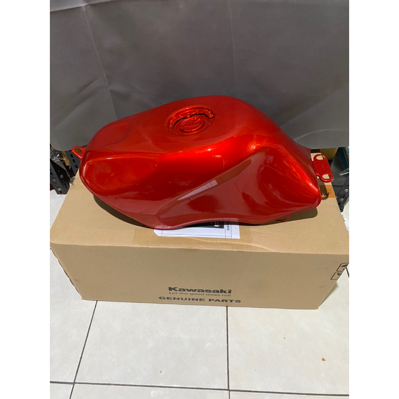 Tanki bensin ninja rr old dan rr new warna orange kondisi baru kode 51001-0857-34J original kawasaki