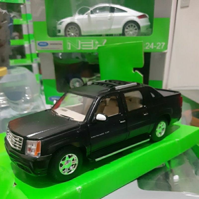 Diecast Welly Skala 1:24 Cadillac Escalade EXT 2002 Baru Bukan Beks Komplit