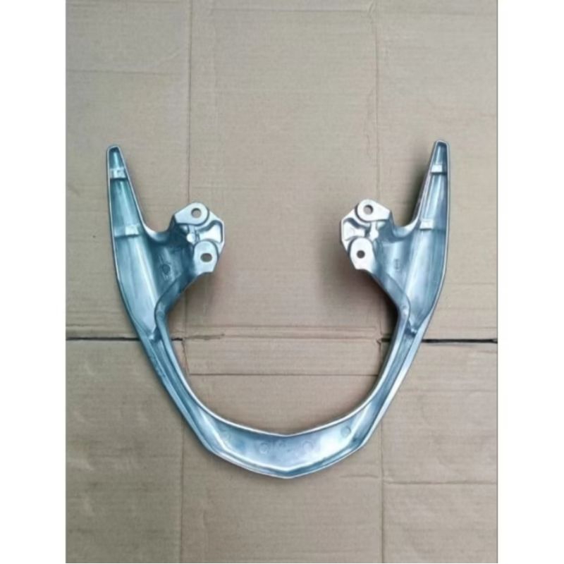Behel Yamaha GEAR 125 Original Behel Pegangan Jok Belakang Yamaha GEAR 125 Ori