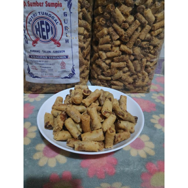 

SUMPIA/PASTEL isi udang dan abon manis gurih renyah garing terlaris