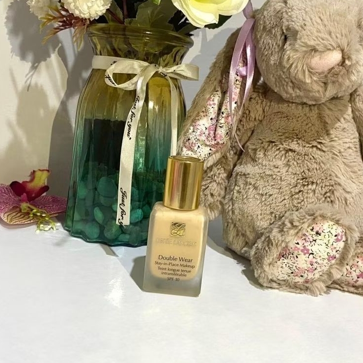 Preloved Estee Lauder Foundation