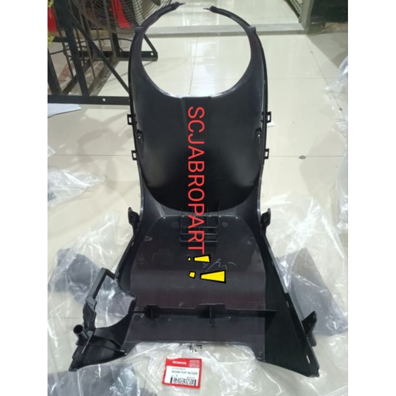 COVER UNDER HONDA SCOOPY-FI K2FP..64340 K2F NCOZB..ORI AHM