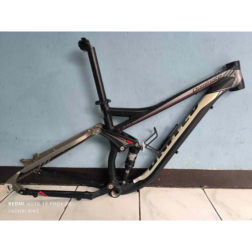 Frame United Dominate TR3 Ring 27.5 size M Black silver