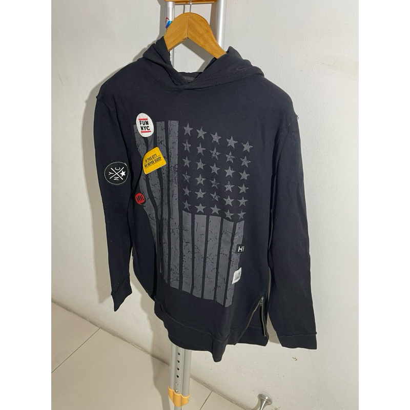 Zara Boys Collection. Black Hoodie New York. lengkap dengan zipper di bagian kanan dan kiri. ukuran 