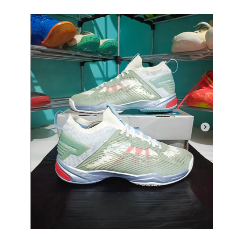 Sepatu Badminton Decathlon Perfly BS990 Grey Original