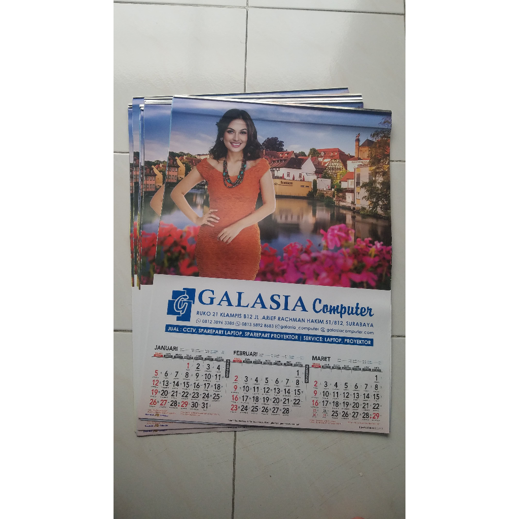 Kalender Triwulan 4 Lembar Artis dan Pemandangan Custom Sablon 1 Warna