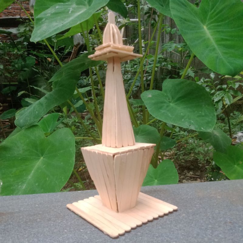 miniatur monas dari stik es krim