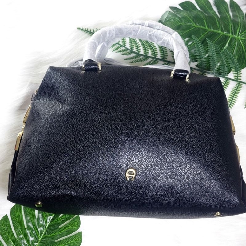 Aigner roma bag black