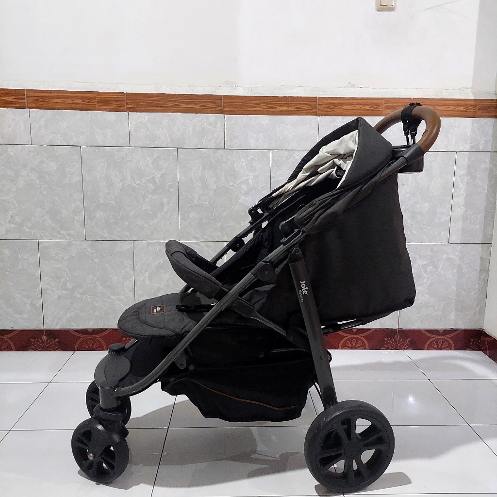 Preloved - JOIE Litetrax 4 Flex Signature Grey