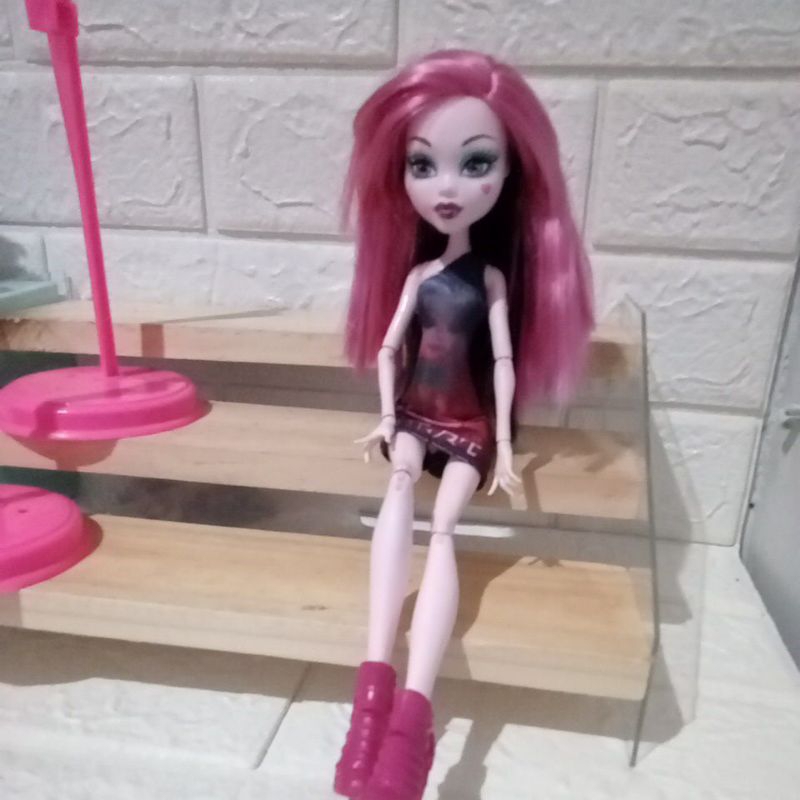 Barbie MH free stand