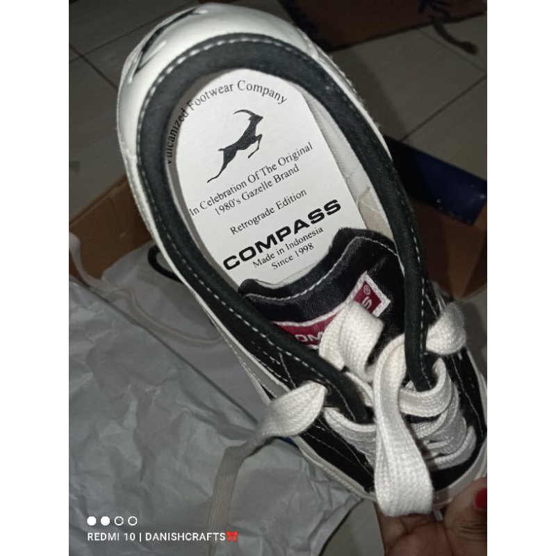Sepatu compass preloved
