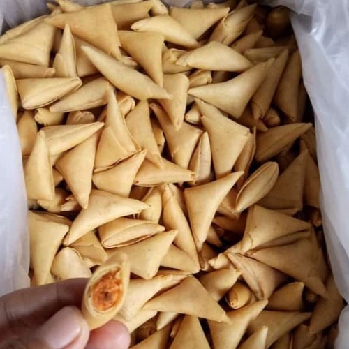 

SAMOSA KERING ABON 1 KG ( MERK SARIKAYA )