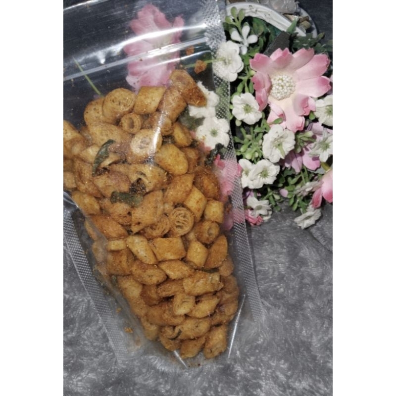 

Lumpia kering pedas daun jeruk