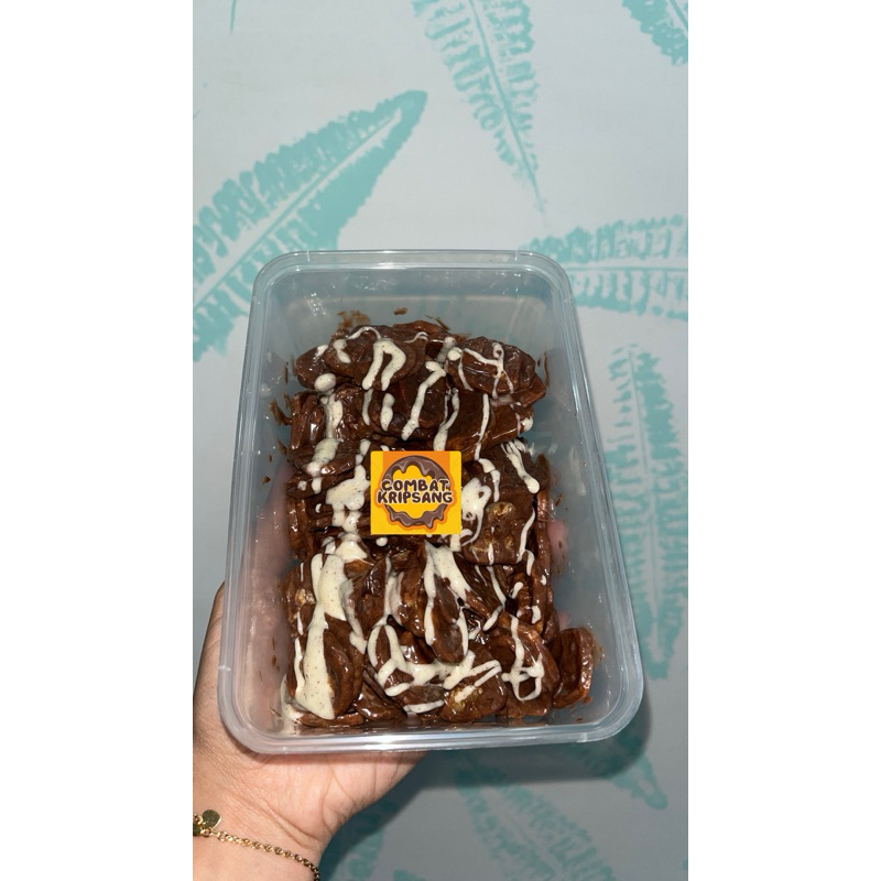 

KRIPIK PISANG COKLAT MIX TIRAMISU kemasan 1000ML