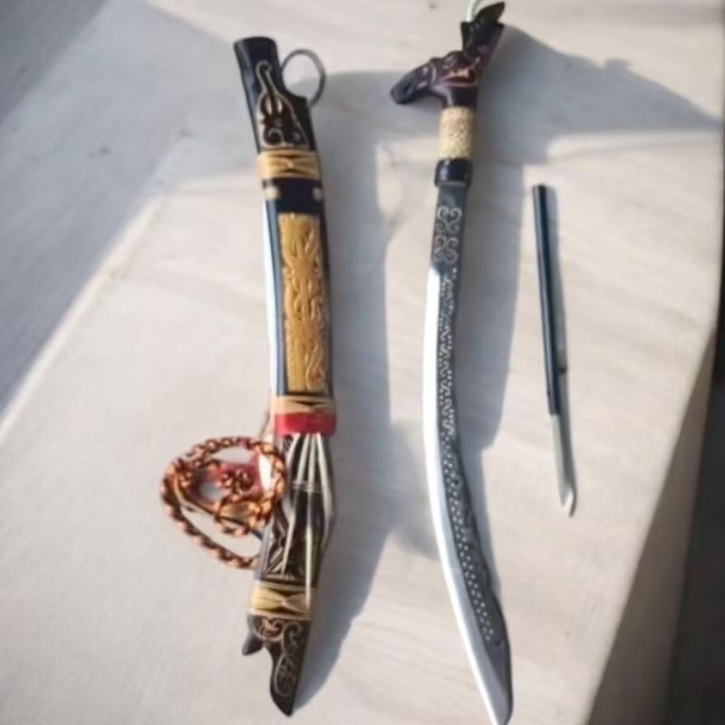 Mandau Hias Dayak Jimpol Panjang 80cm – Koleksi Budaya Kalimantan