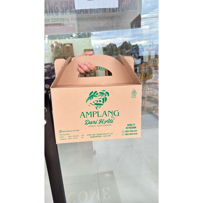 

Paket Box Kecil (isi 4 amplang bungkus besar @32.000)