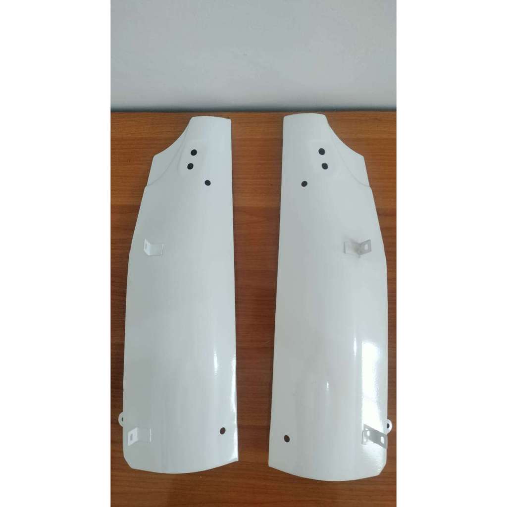 PIPIH MITSUBISHI FUSO FIGHTER 220PS CORNER PANEL MITSUBISHI FUSO FIGHTER 220PS