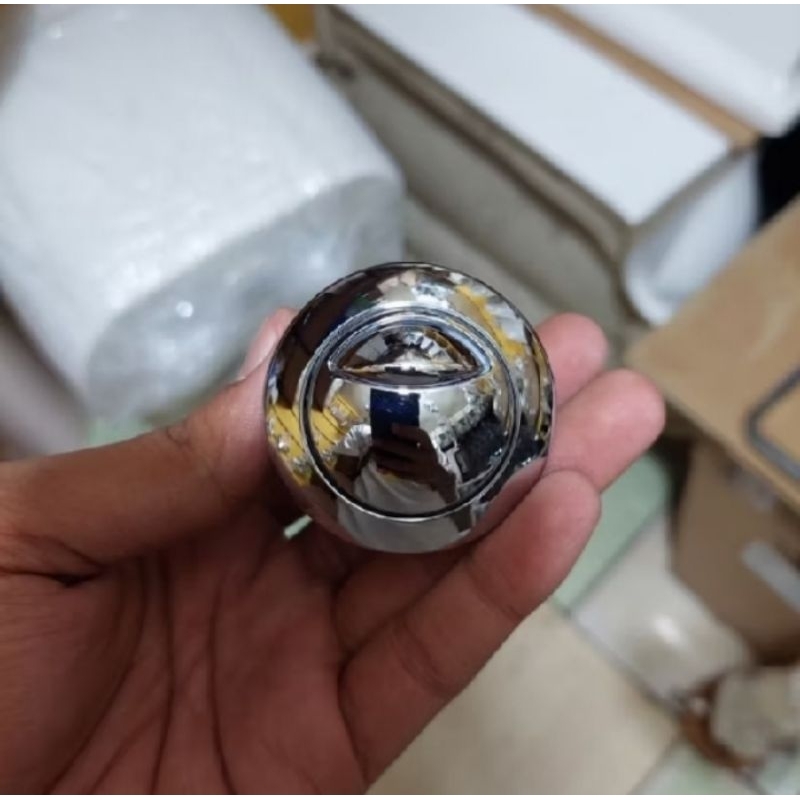 Tombol closet duduk TOTO single flush