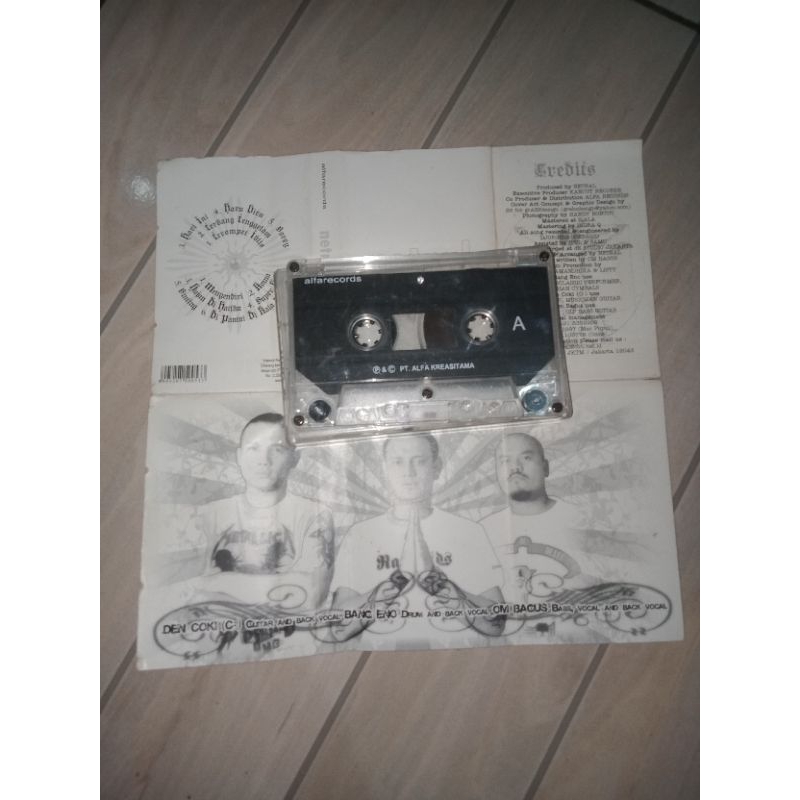 kaset pita netral putih