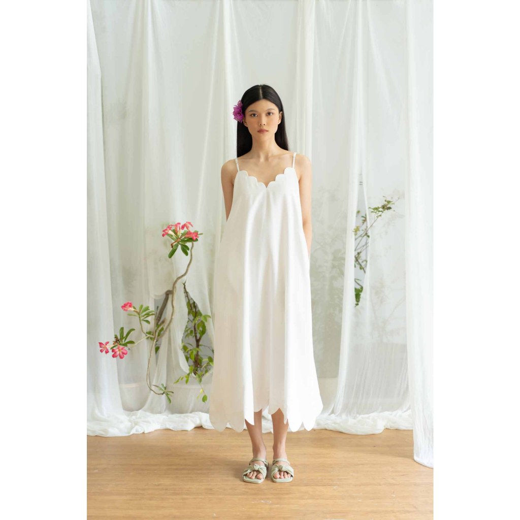 Pesisir Scallop Dress