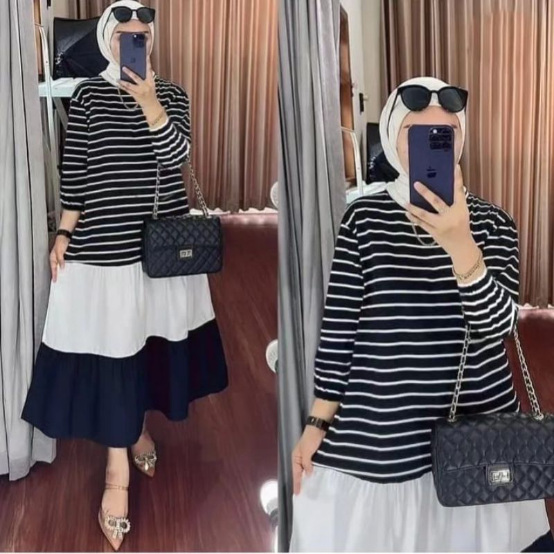 gamis Yuraa terbaru salur garis gamis stripe  hitam putih