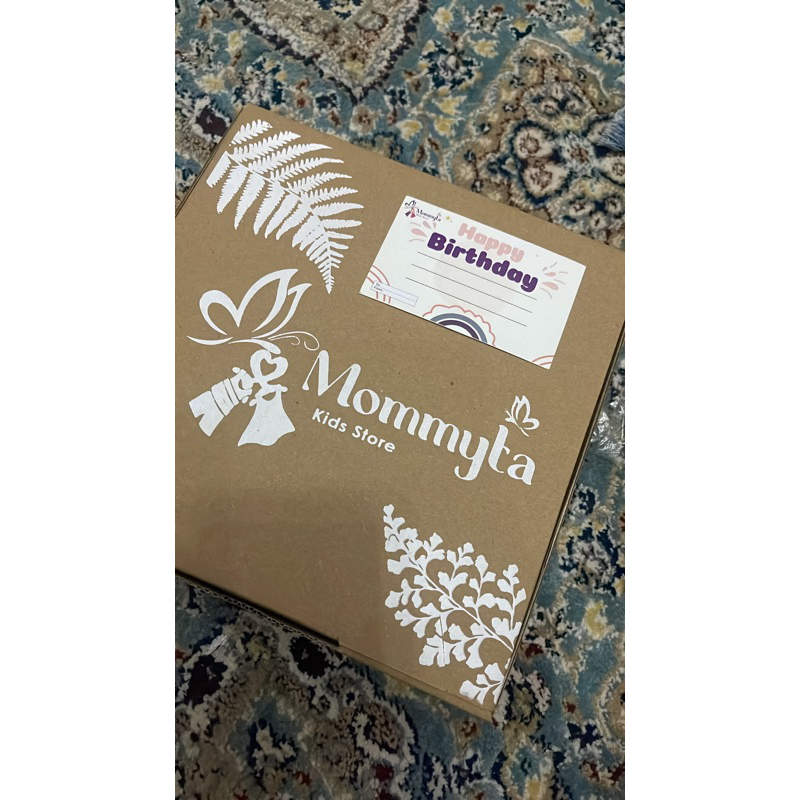 

Box gift/uk 20 x 20/ include Gift card