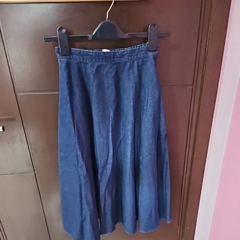 PRELOVED-UNIQLO-Rok denim wanita uk.S