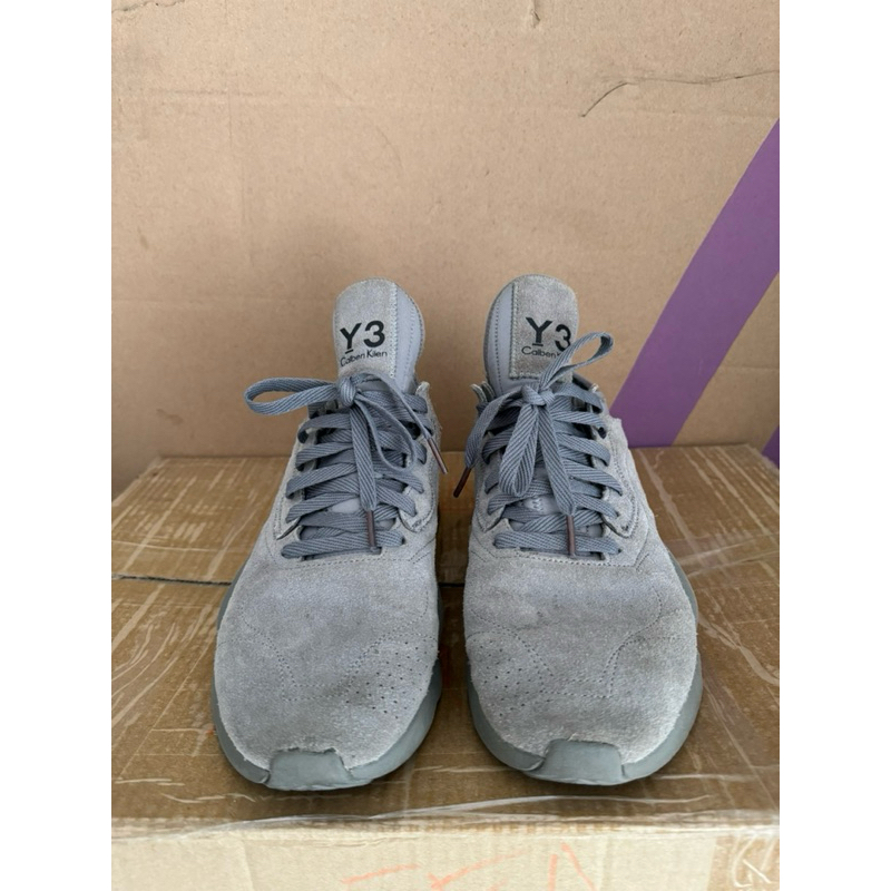 Sepatu Adidas Y3 Grey Size 43