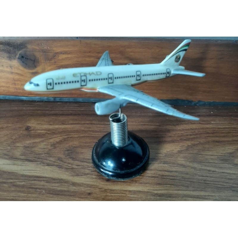 Miniatur Per pesawat dashboard mobil etihad Boeing 777