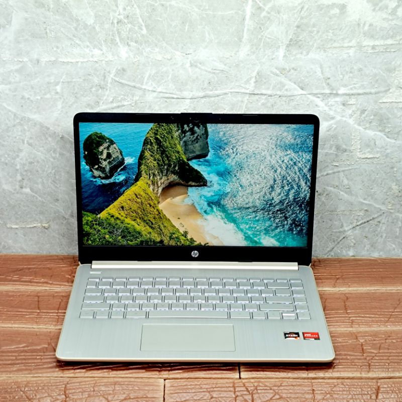 Laptop HP 14s-fq0021AU AMD RYZEN 3-3250U RAM 8GB SSD 512GB IPS
