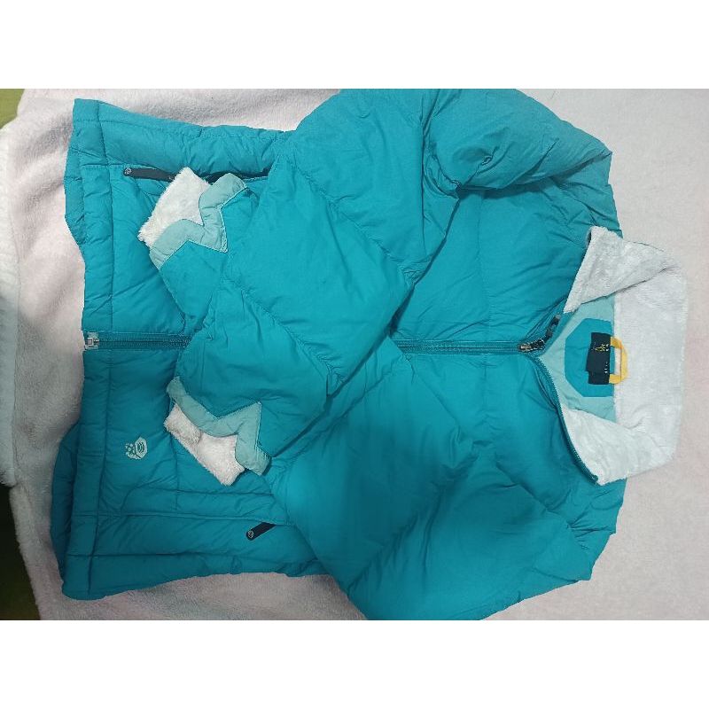 Jaket Gunung Mountain Hardwear