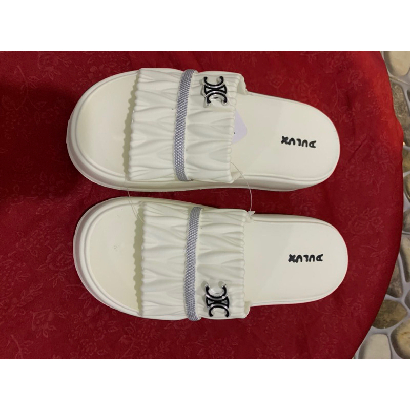 sandal Dulux cewe yang lagi hits viral