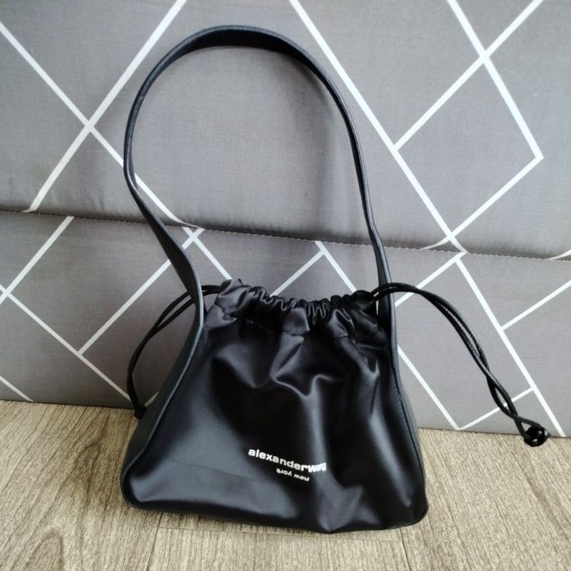 tas Alexander Wan* preloved