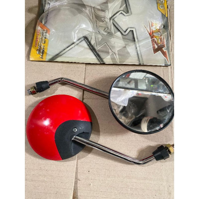 Spion scoopy warna merah