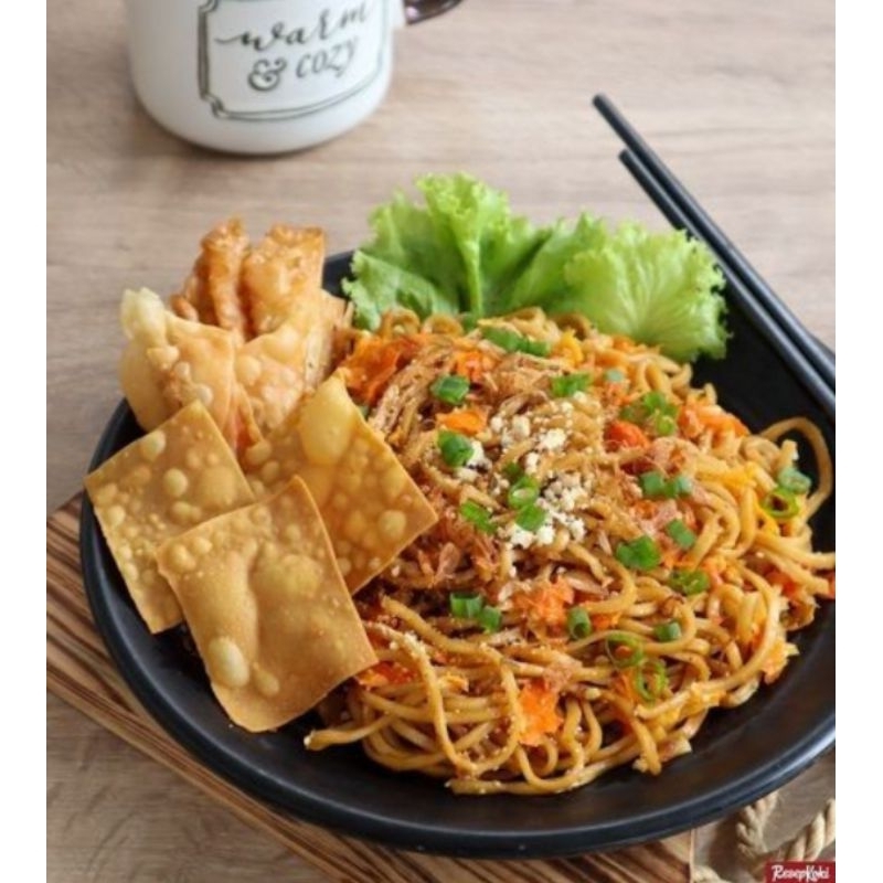 

Mie jebew instan / mie ala gacoan / mie pedas instan / mie jebew komplit / mie pedas toping