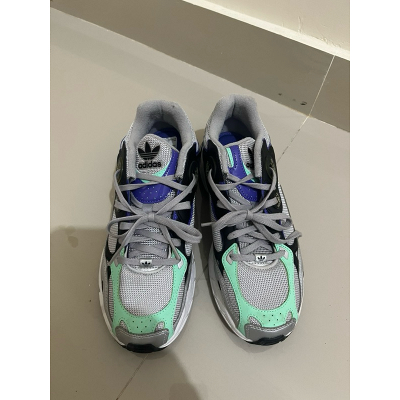 100% ORI Adidas Womens Astir Silver Metallic