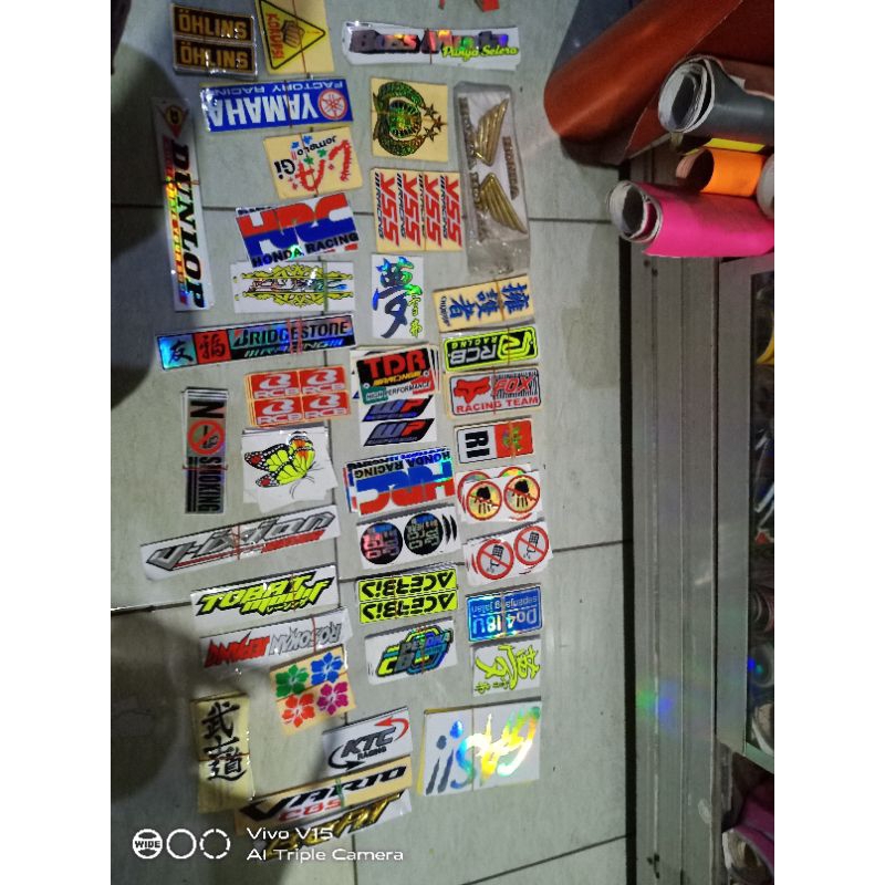 

Stiker kata dan kartun acak