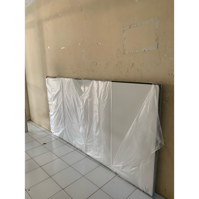 

white board/papan tulis putih/papan tulis