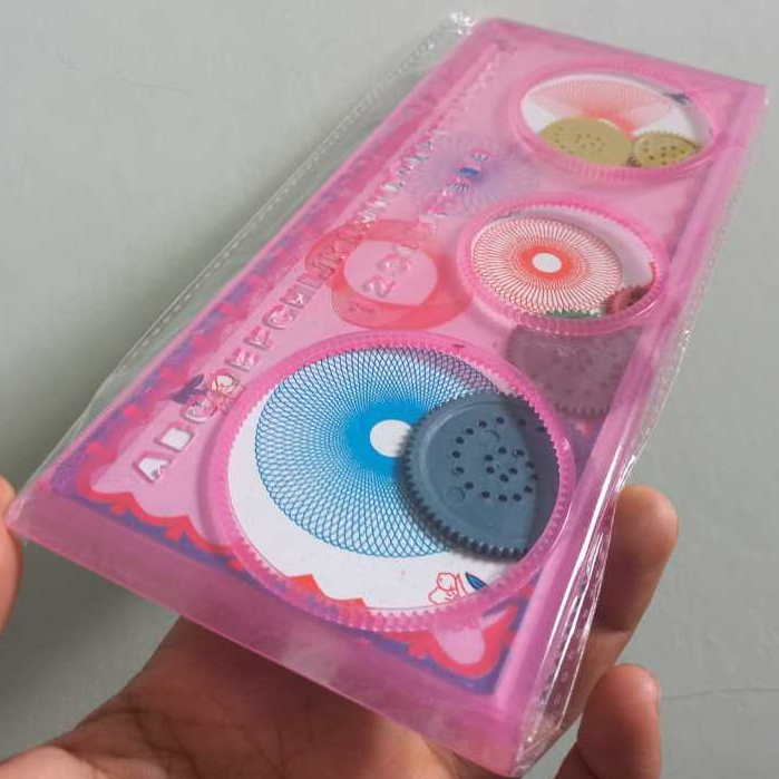

Penggaris Rotary Garisan Rotary Pattern Bunga Penggaris Rotari Kembang Magic Spirograph