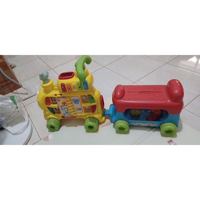 Vtech preloved push walker alphabeth train / baby walker / ride on / push walker preloved / mainan d