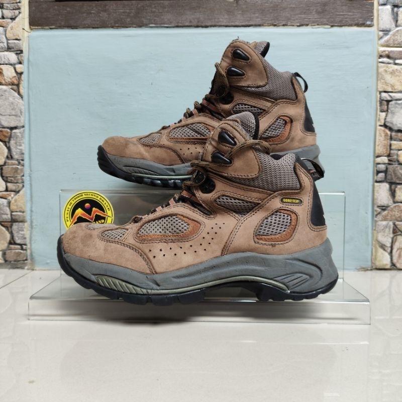 sepatu outdoor VASQUE second