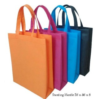 

1 lusin 12 pcs Goodie bag handle ukuran 25X35X8 kain 70 Gsm Tas tenteng