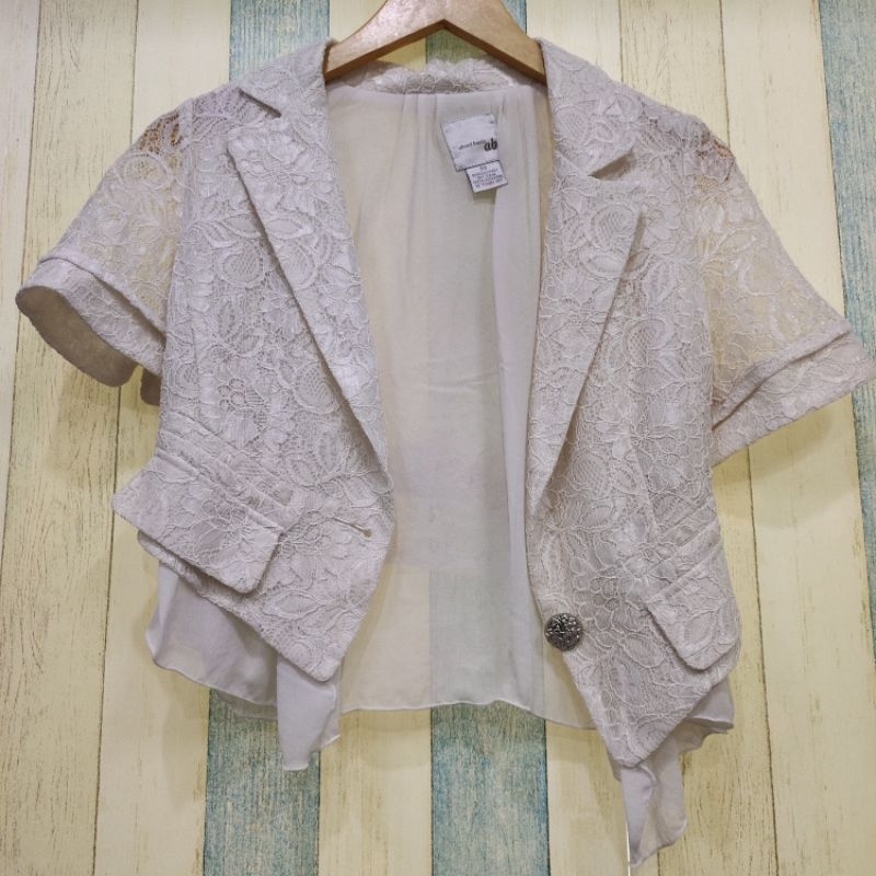 Blazer Brokat Putih - Atasan Preloved