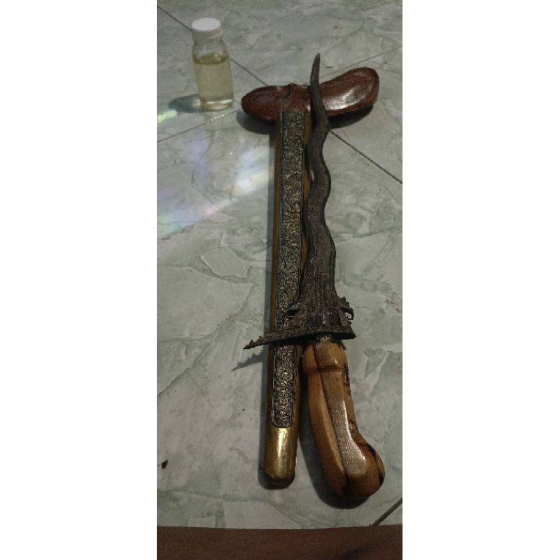 Keris Karnotinanding Luk 7 Pamor Melati Sinebar