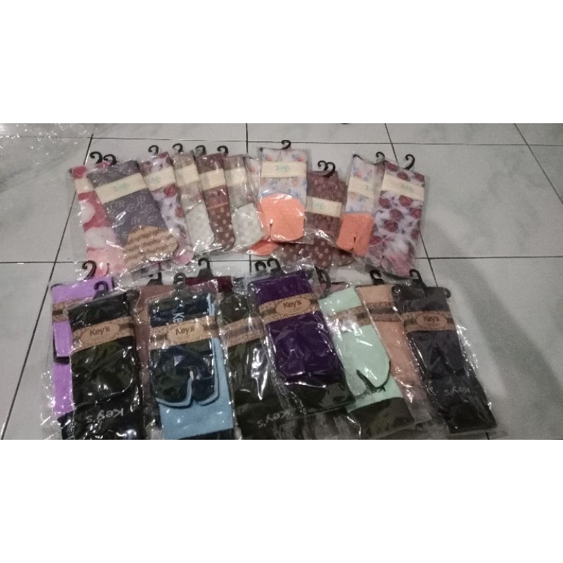 Grosir kaos kaki muslimah bermerk